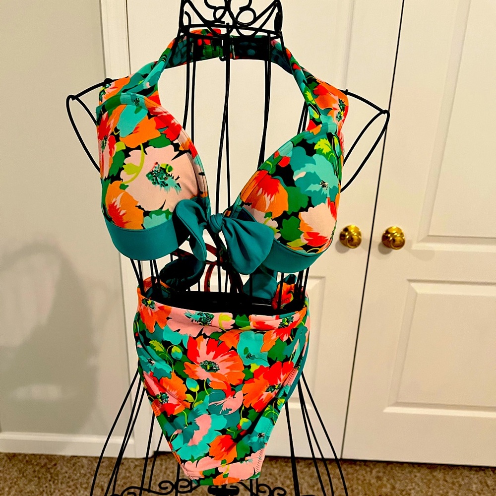 Woman’s 2 piece bathing suit